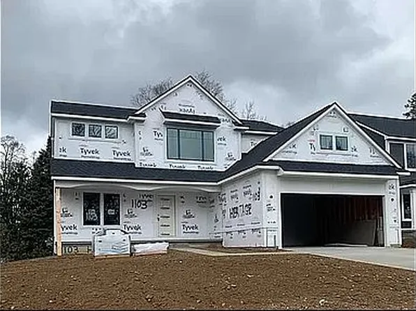 712 1st St, Milford, MI 48381