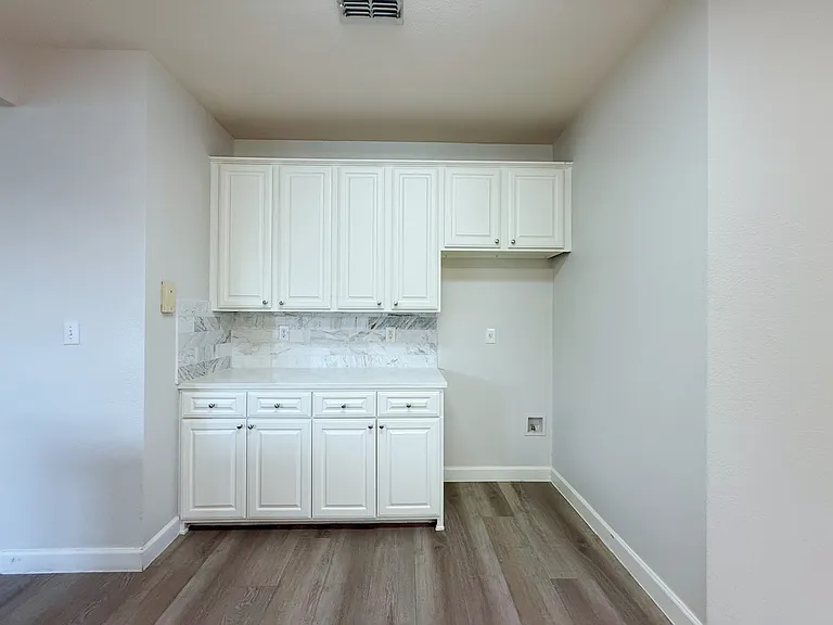 1916 Silver Leaf Dr — Photo 23
