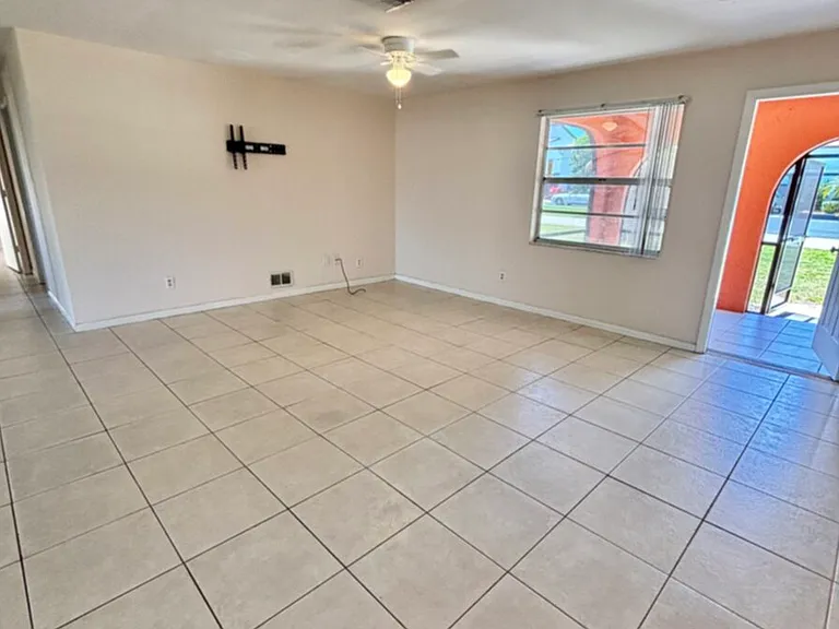 3729 SE 12th Ave — Photo 31