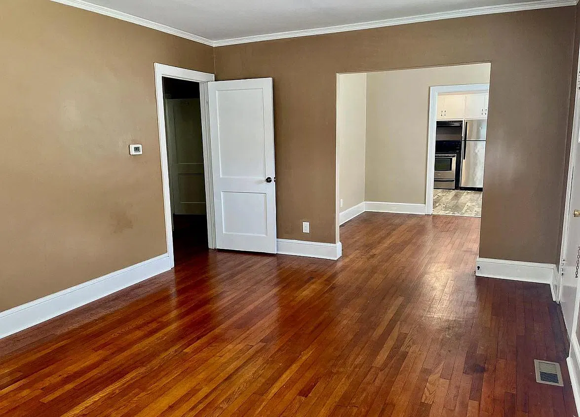 120 La Salle Ct — Photo 4