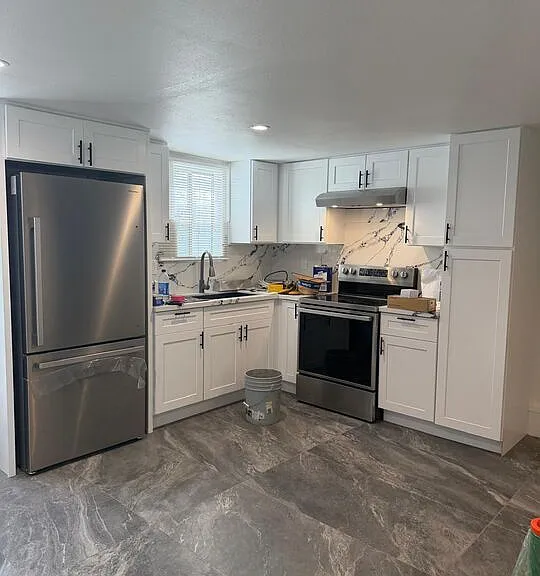 160 W 59th St #1/4 — Photo 13