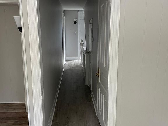 4th image of 574 Roseberry St #2