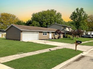 1077 Wellfleet Dr, Grafton, OH 44044