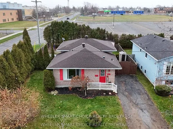 402 Cline Ave, Cornwall, ON K6J 5M8