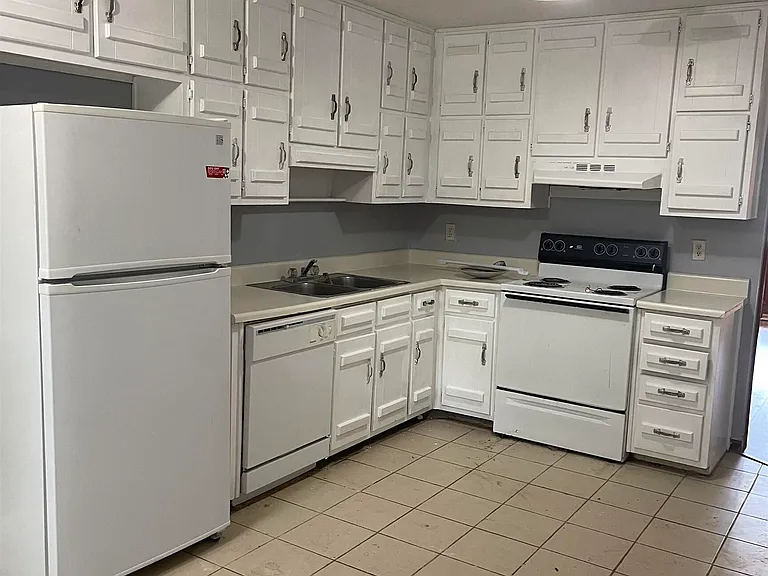 150 Hunters Ln #A — Photo 9