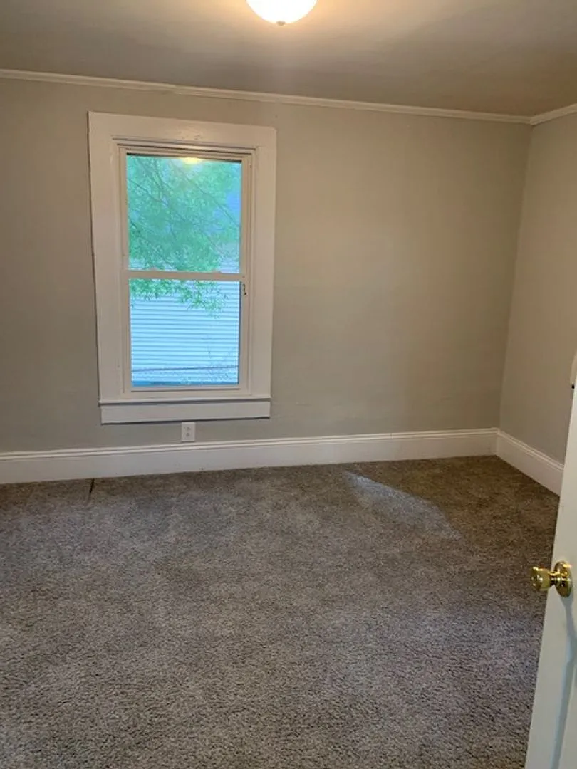 202 Magnolia St — Photo 2