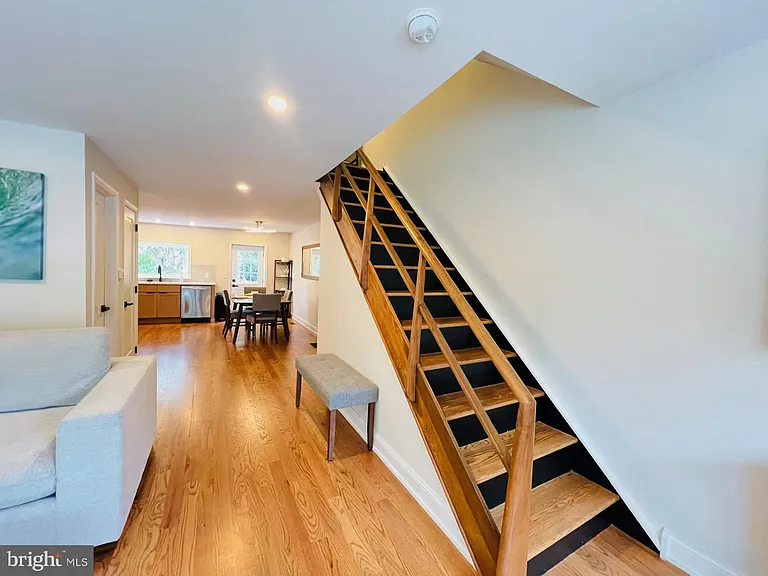 4735 Sheldon St — Photo 6