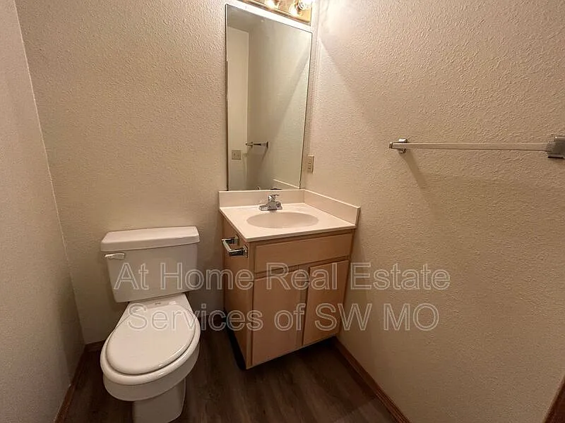 2 bed, 2.5 bath, 1100 sqft, $1,130 — Photo 4