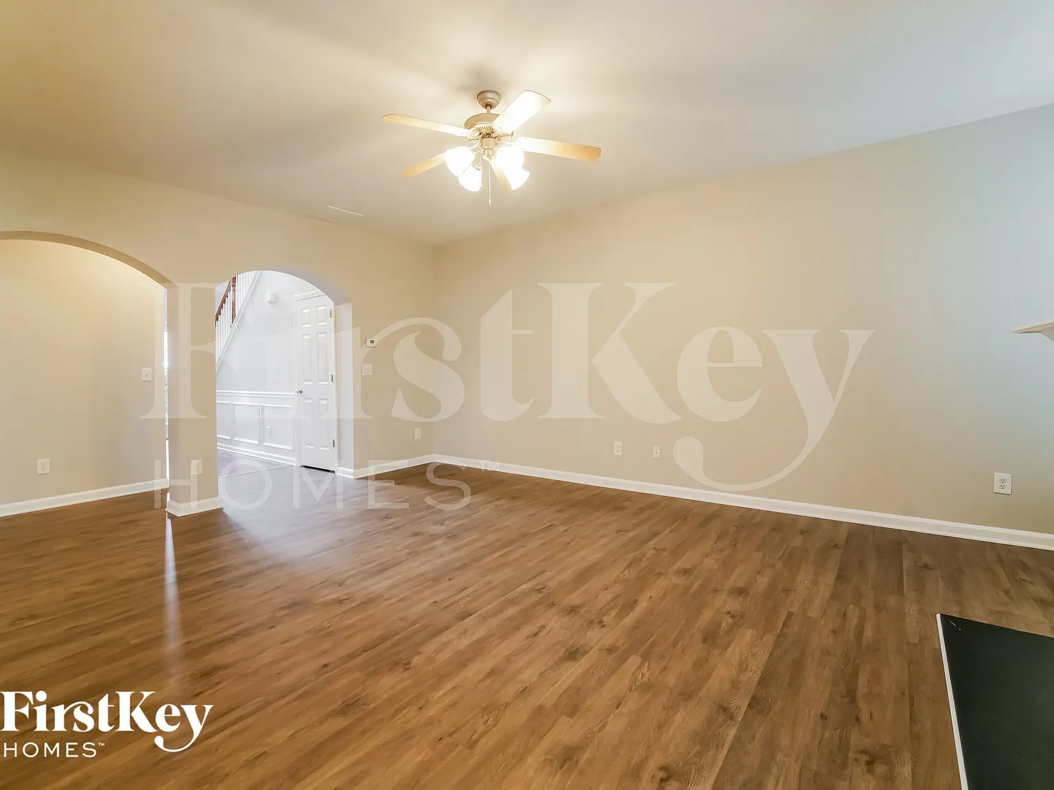 3 bed, 2.5 bath, 2441 sqft, $2,575 — Photo 4