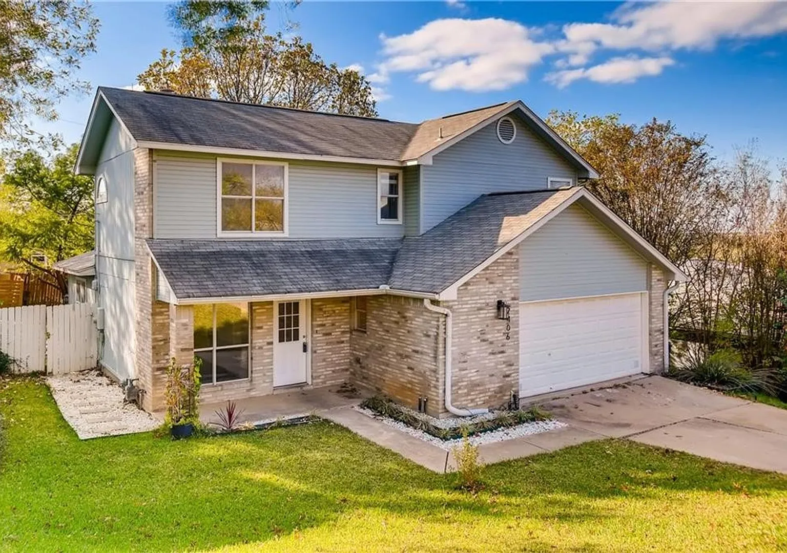 Charming Home in Round Rock TX — Photo 1