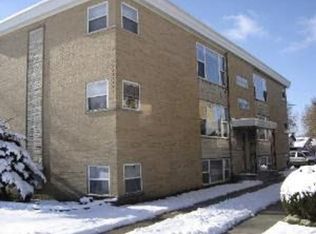 70 N Wolf Rd, Wheeling, IL 60090