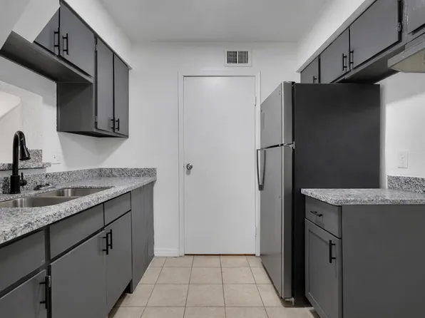 12610 Ashford Meadow Dr APT B, Houston, TX 77082