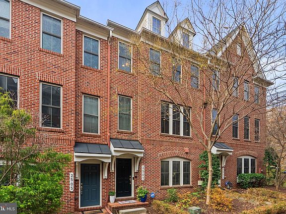 2nd image of 2503 S Kenmore Ct