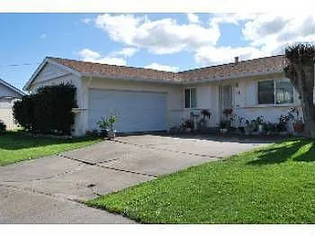 15 Betty Ct photo 1