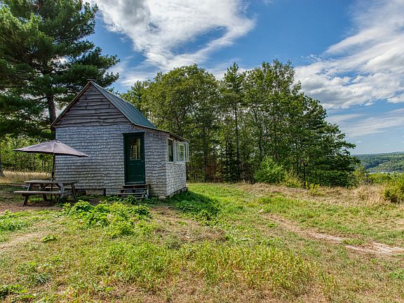 5th image of 306 Cross Point Road A-Rear Lot