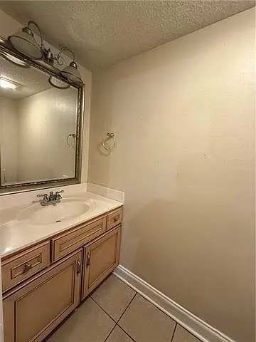 131 Kingspoint Blvd — Photo 5