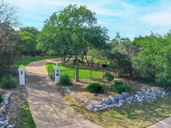 10 Champions Run, San Antonio, TX 78258