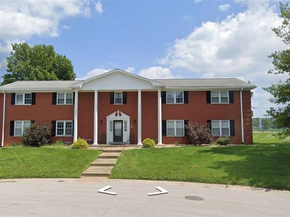 1717 Saint Andrews Dr, Ofallon, IL