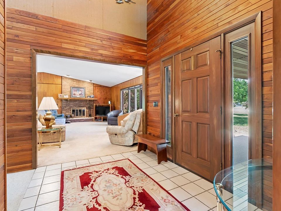 355 2nd St N, Winthrop, IA 50682 Zillow