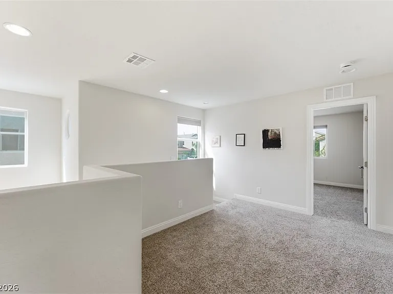 32 Lily Grove Rd — Photo 14