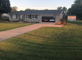322 Cresthaven Dr, Gaffney, SC 29341