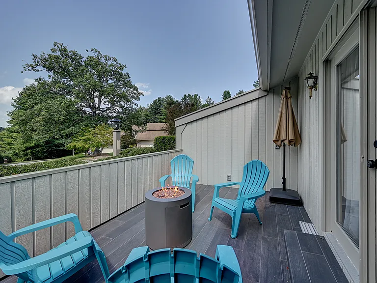 108 Cloverleaf Ln — Photo 32