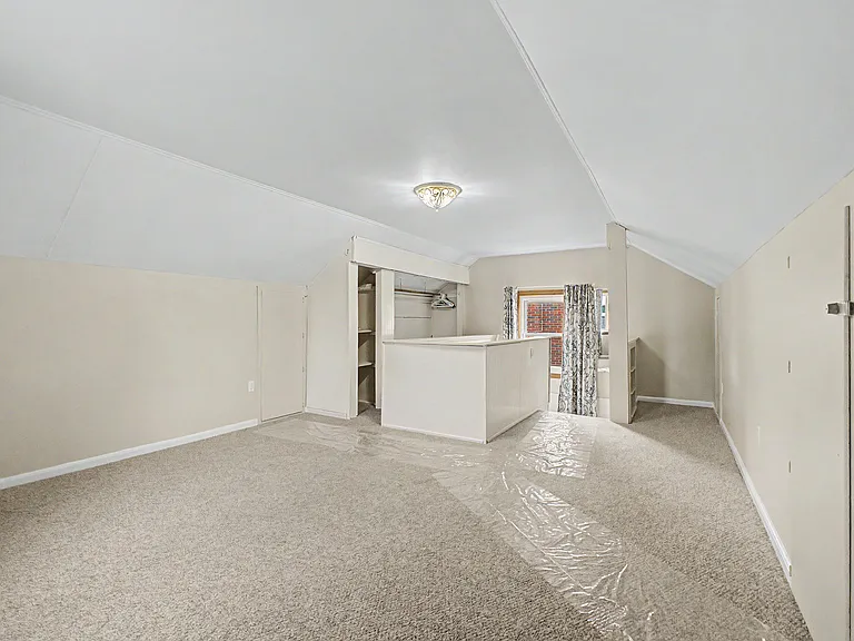 15587 Russell Ave — Photo 23