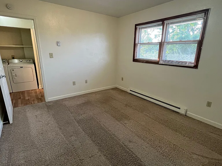 Apartment Heights — Photo 20