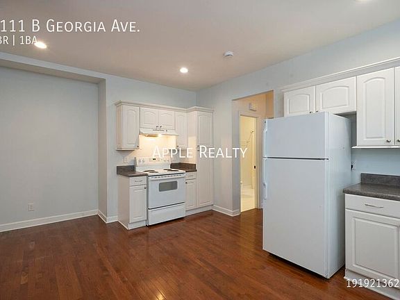 4th image of 1111B Georgia Ave