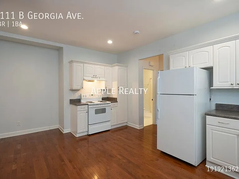 1111B Georgia Ave — Photo 4