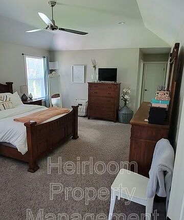 5th image of 2927 N 52nd Ave E