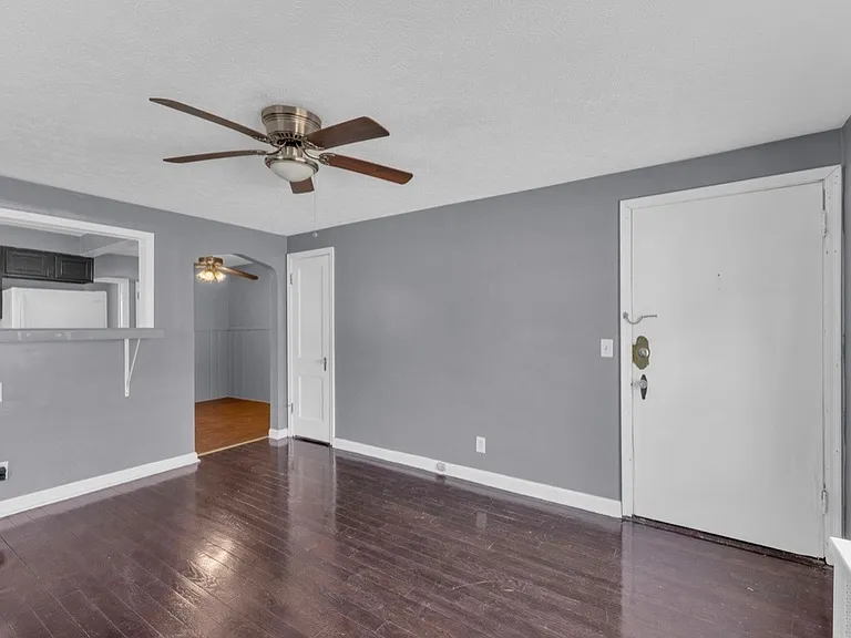 1631 Summit Rd #2 — Photo 4