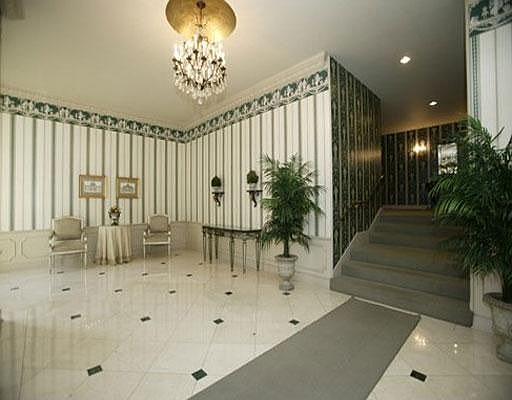 2nd image of 534 W Stratford Pl APT 3W
