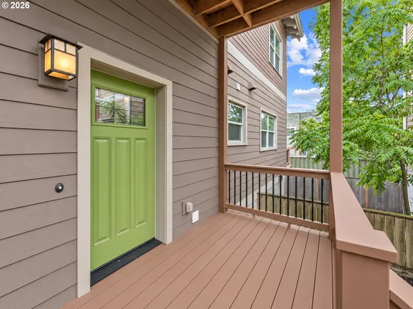 71 NE Graham St, Portland, OR 97212
