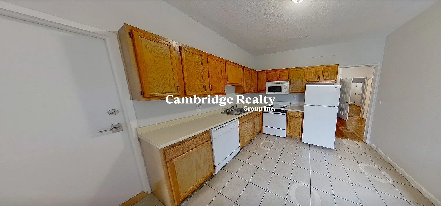 2 bed, 1.0 bath, 752 sqft, $3,650 — Photo 1