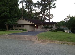 146 Crestwood Ln, Lexington, TN 38351