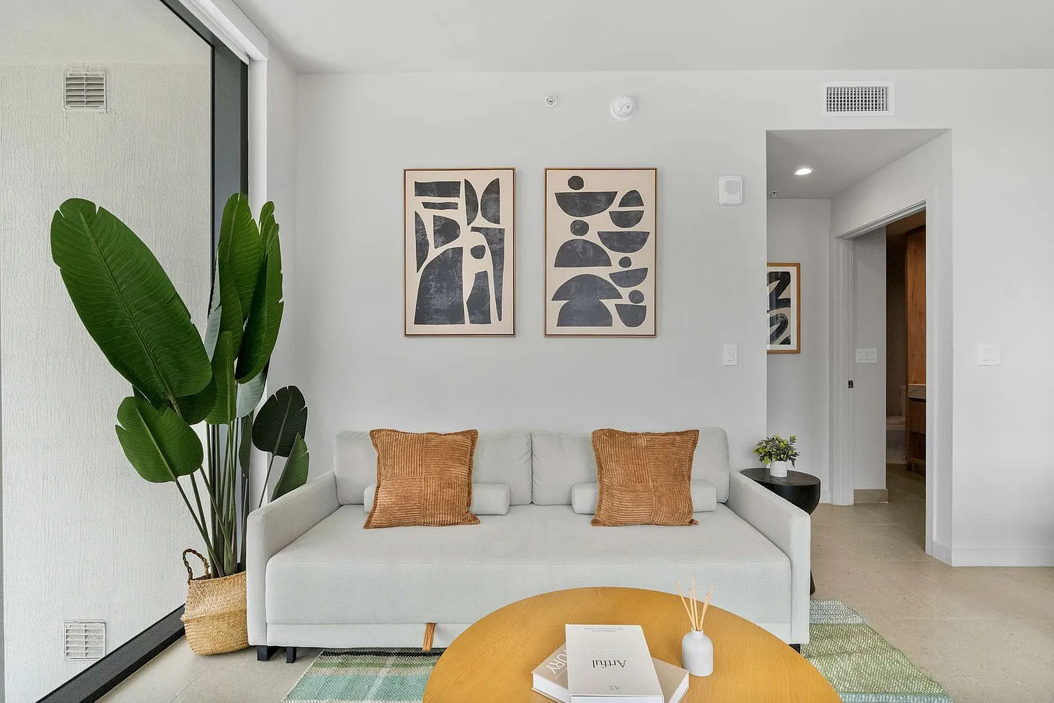 2 bed, 2.0 bath, 818 sqft, $3,787 — Photo 1