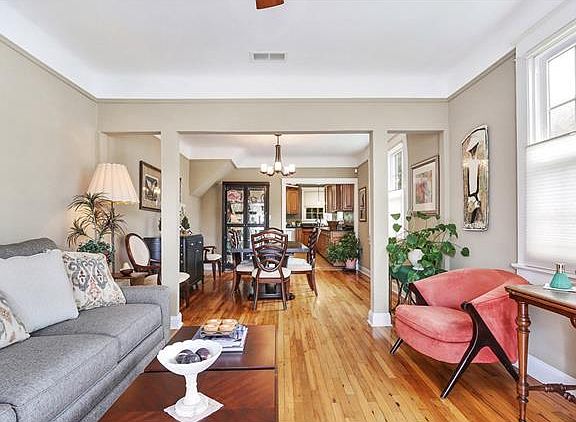4th image of 826 Voisin St