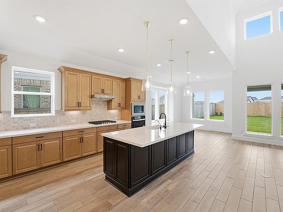 7th image of this home
