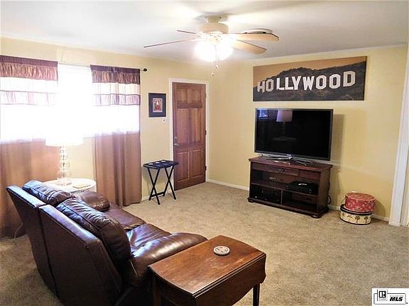3rd image of 208 Bastrop Dr #1