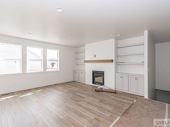 3rd image of 4900 Torcello Dr