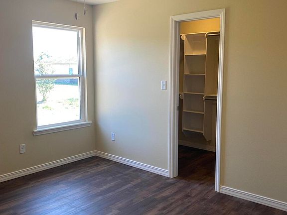 4th image of 110 Praire Creek Dr