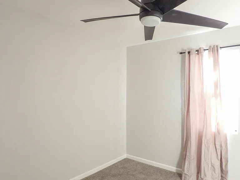 2639 N Fontana Ave — Photo 29