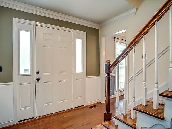 3rd image of 1624 Cabot Dr