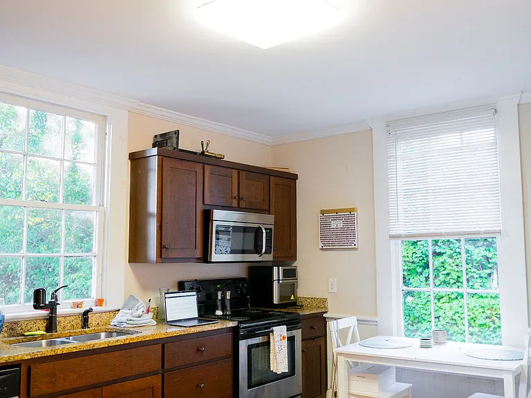 369 N Finley St — Photo 3
