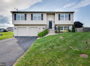 48 Nantucket Dr, Reading, PA 19605