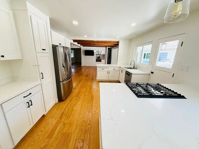 845 McEllen Way — Photo 2
