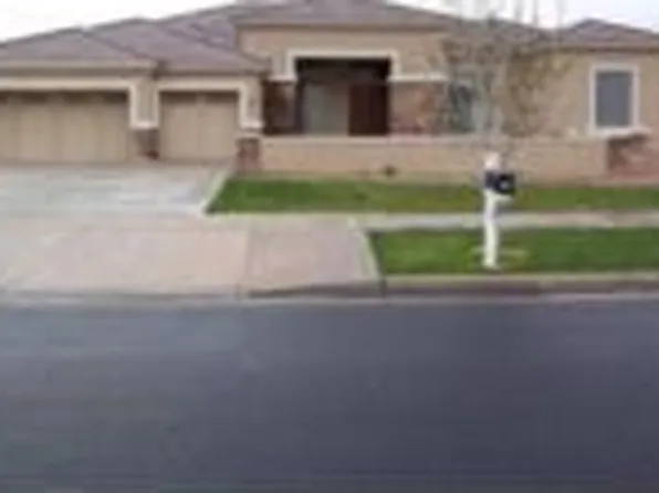 124 S Prairie Rd, Gilbert, AZ 85296