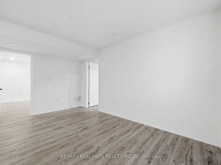 55 Bartram Cres #B — Photo 8