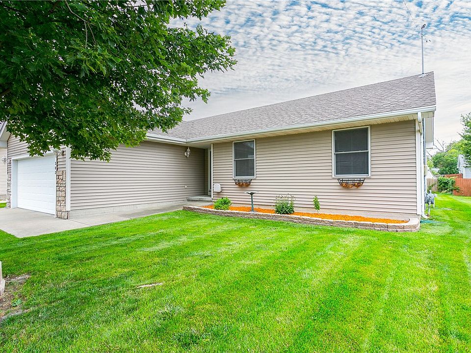 302 NE Trent Ave, Elkhart, IA 50073 Zillow